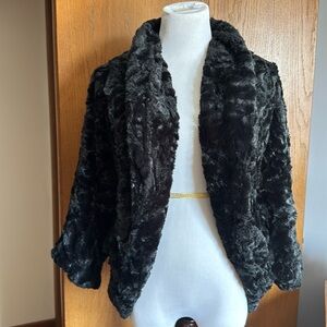 Chico’s Faux Fur Curly Black Jacket Cape satin red/pink lining Size 1
